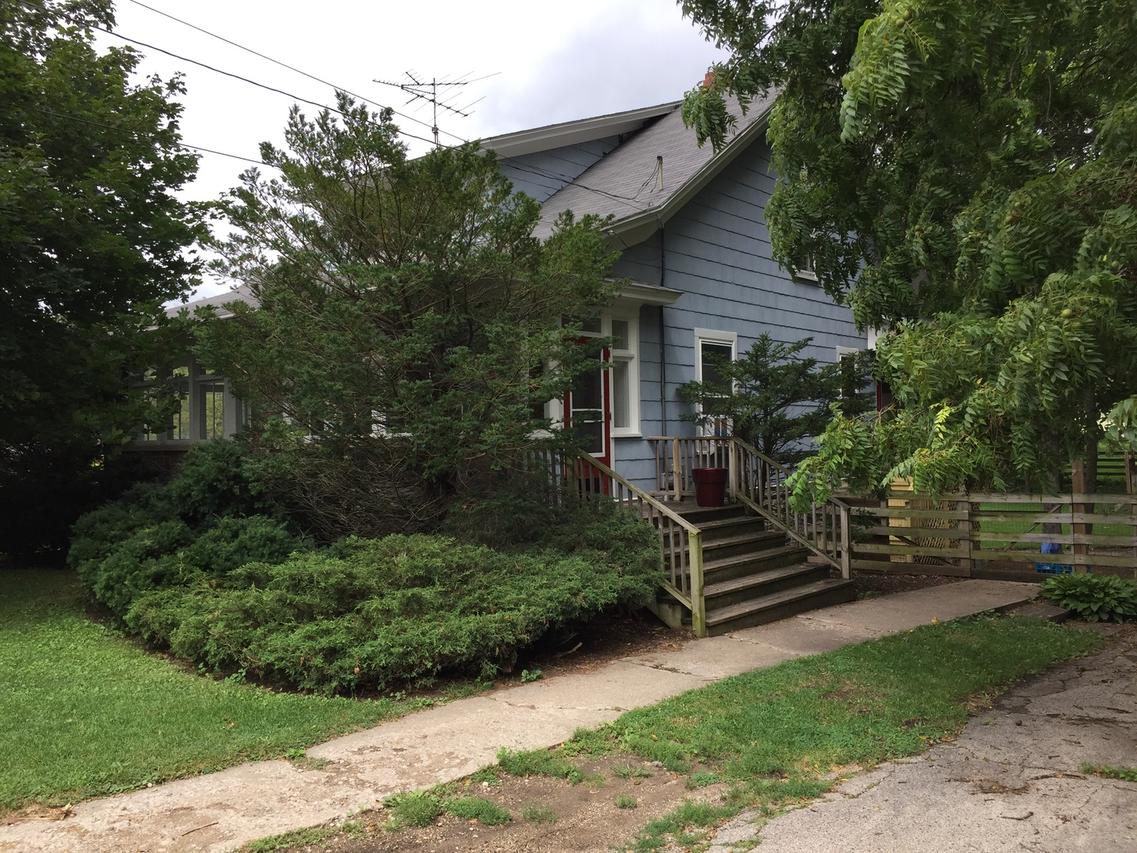 600 W Jackson St., Woodstock, IL 60098