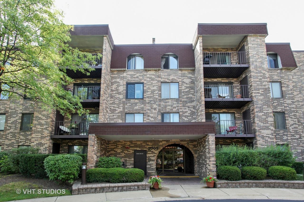 2005 Valencia Dr. #103D, Northbrook, IL 60062