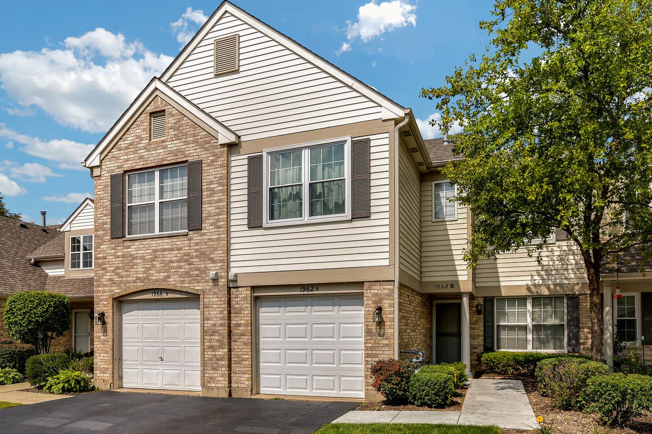 1962 Gary Ct. #B, Schaumburg, IL 60193
