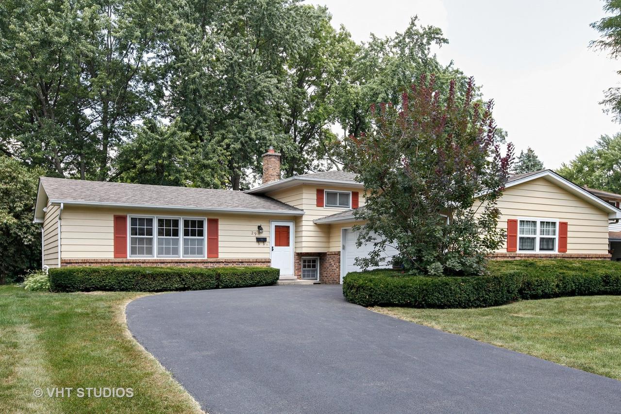 29 Bluebird Ln., Naperville, IL 60565