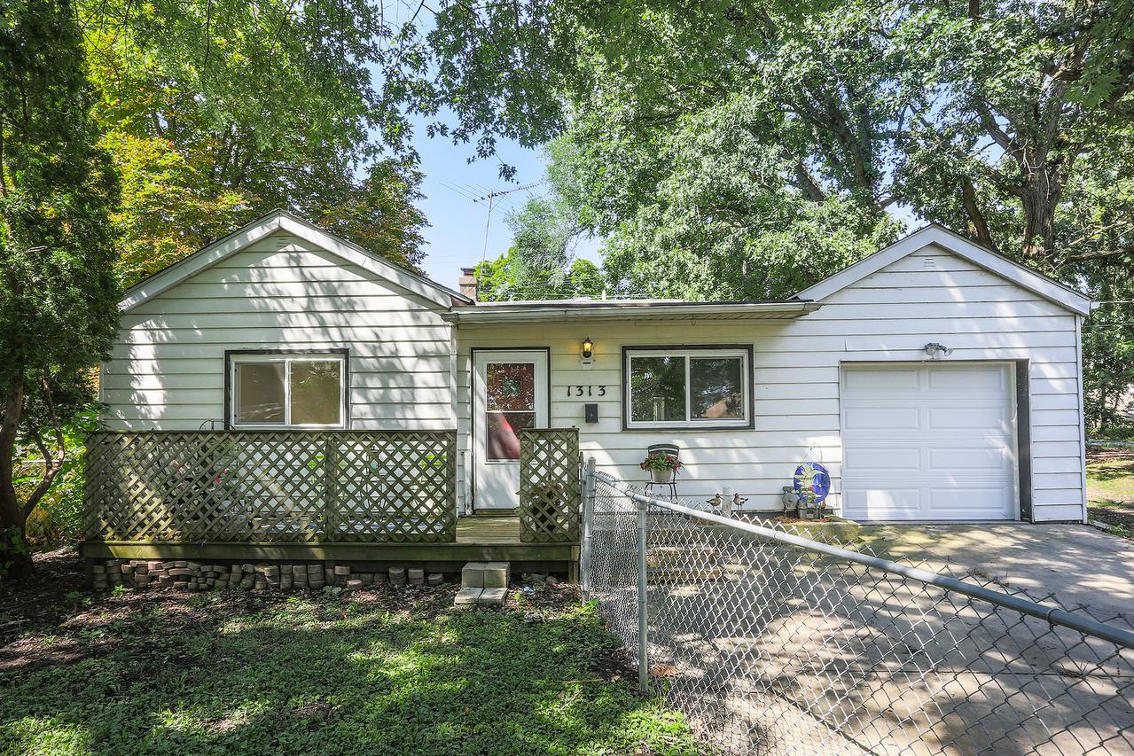 1313 N Hickory St., Joliet, IL 60435