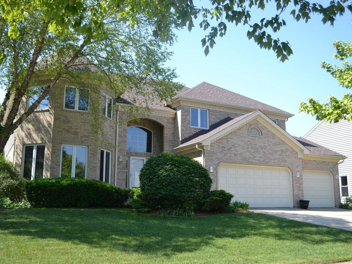 1001 Wedgewood Dr., Crystal Lake, IL 60014