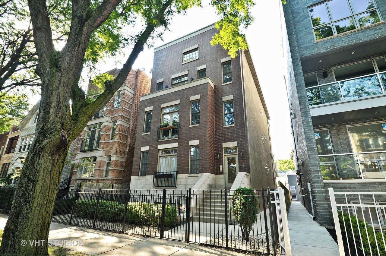 1749 W Roscoe St. #1, Chicago, IL 60657