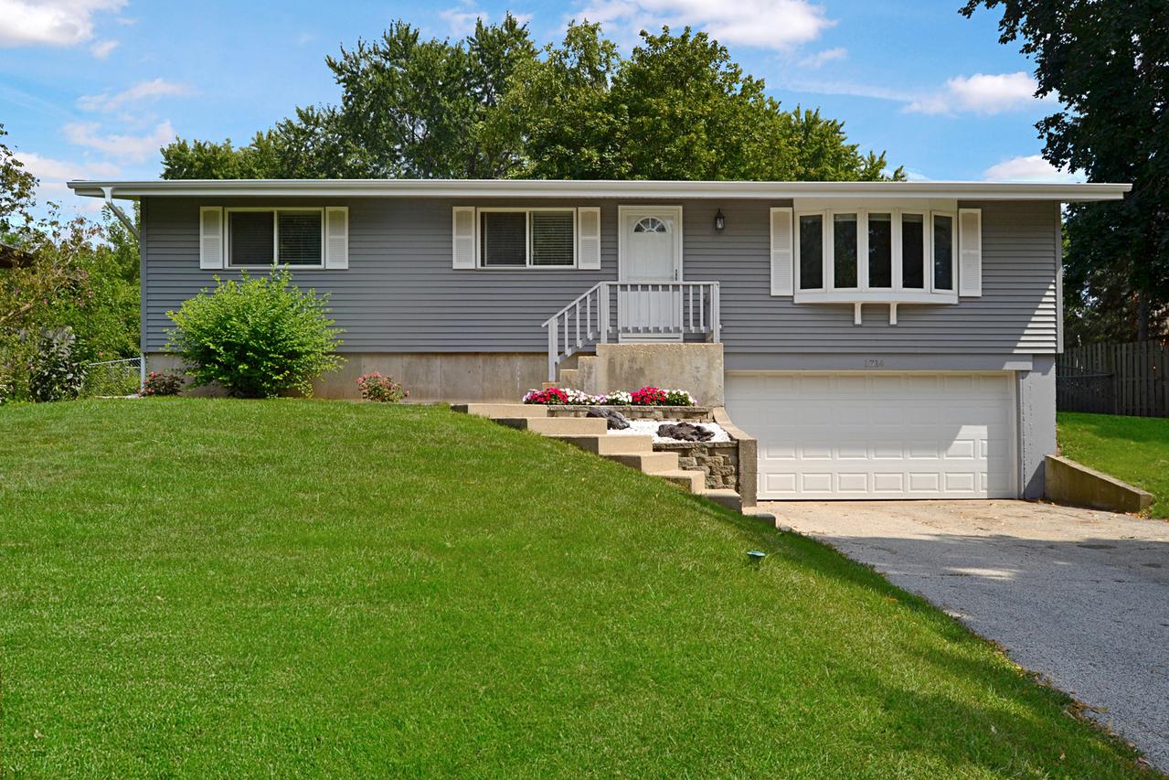 1314 Eastwood Ln., Mchenry, IL 60051