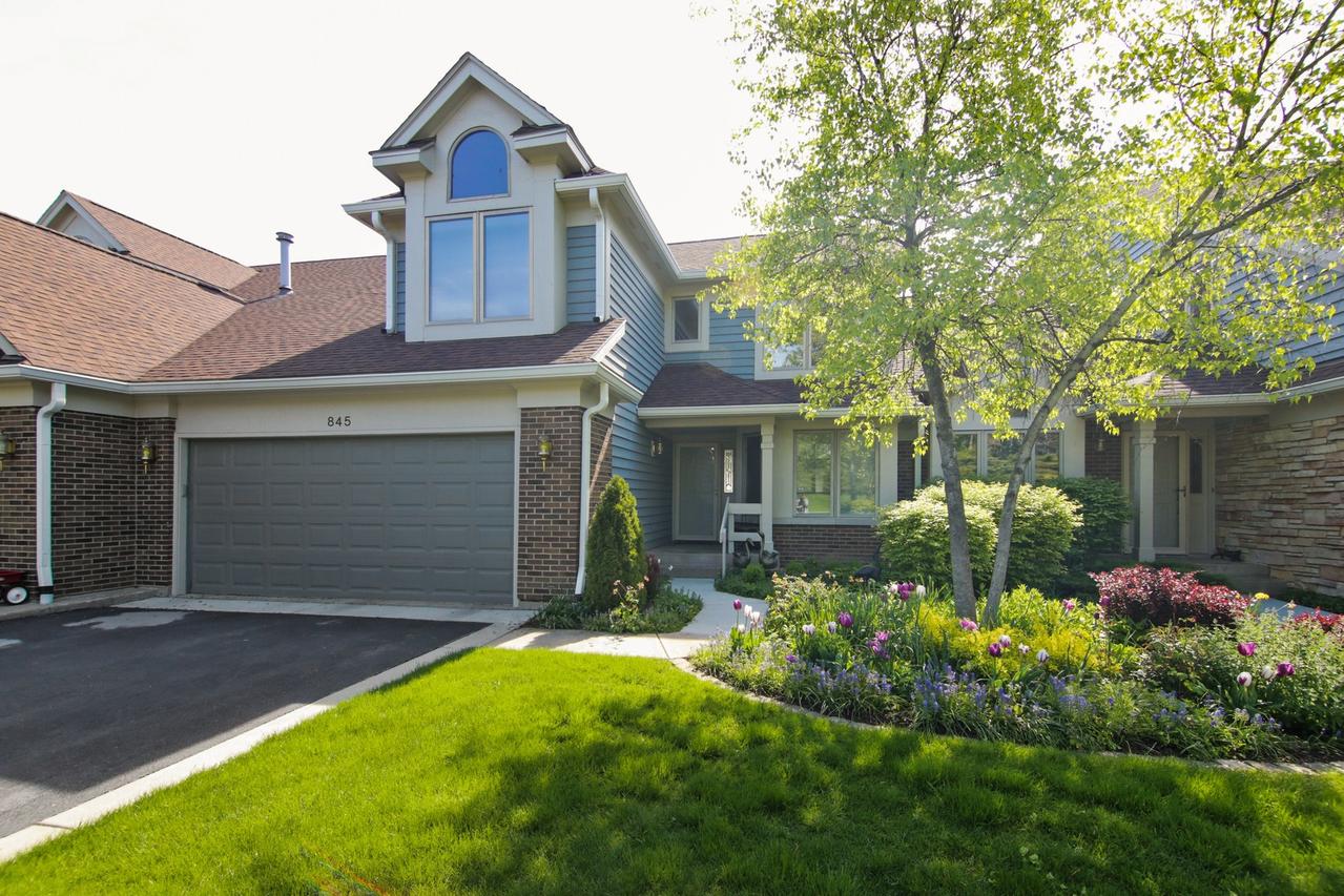 845 Fountain View Dr., Deerfield, IL 60015