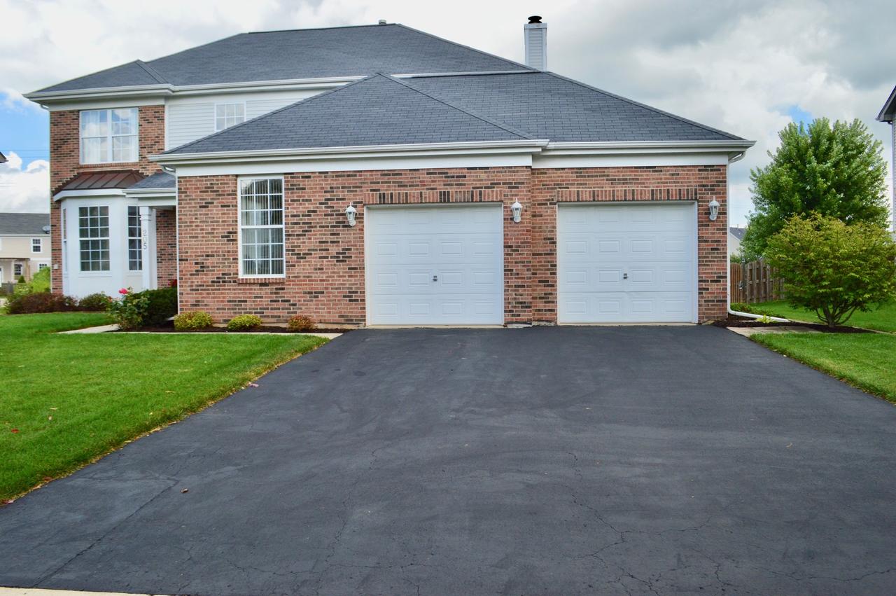 205 Talismon Dr., Crystal Lake, IL 60012