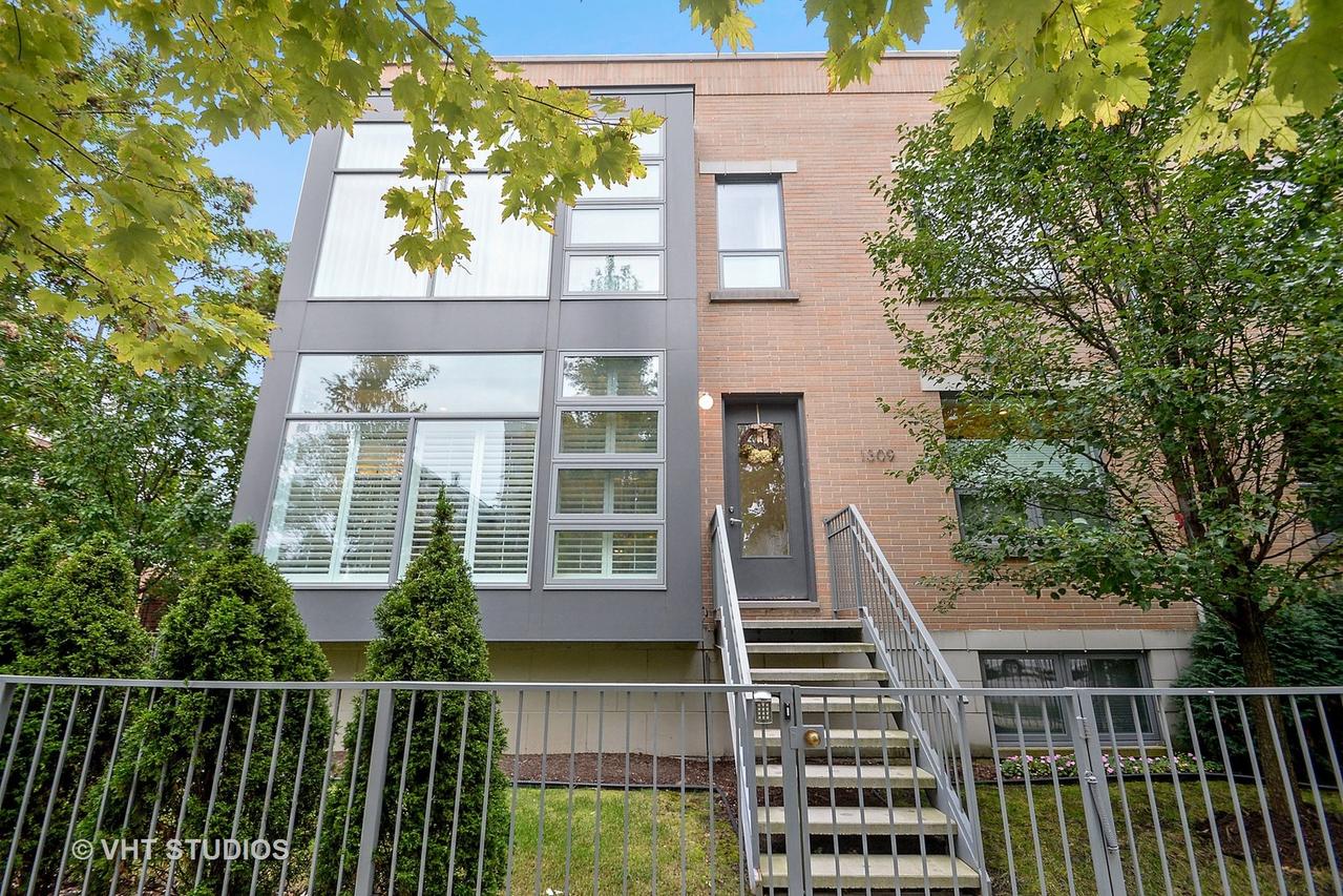 1307 W Wrightwood Ave. #101, Chicago, IL 60614