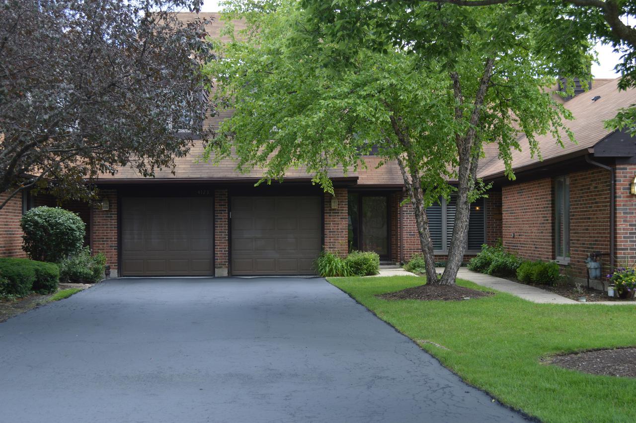 4123 Picardy Dr., Northbrook, IL 60062