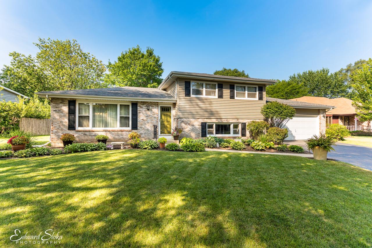 330 Everett Ave., Crystal Lake, IL 60014