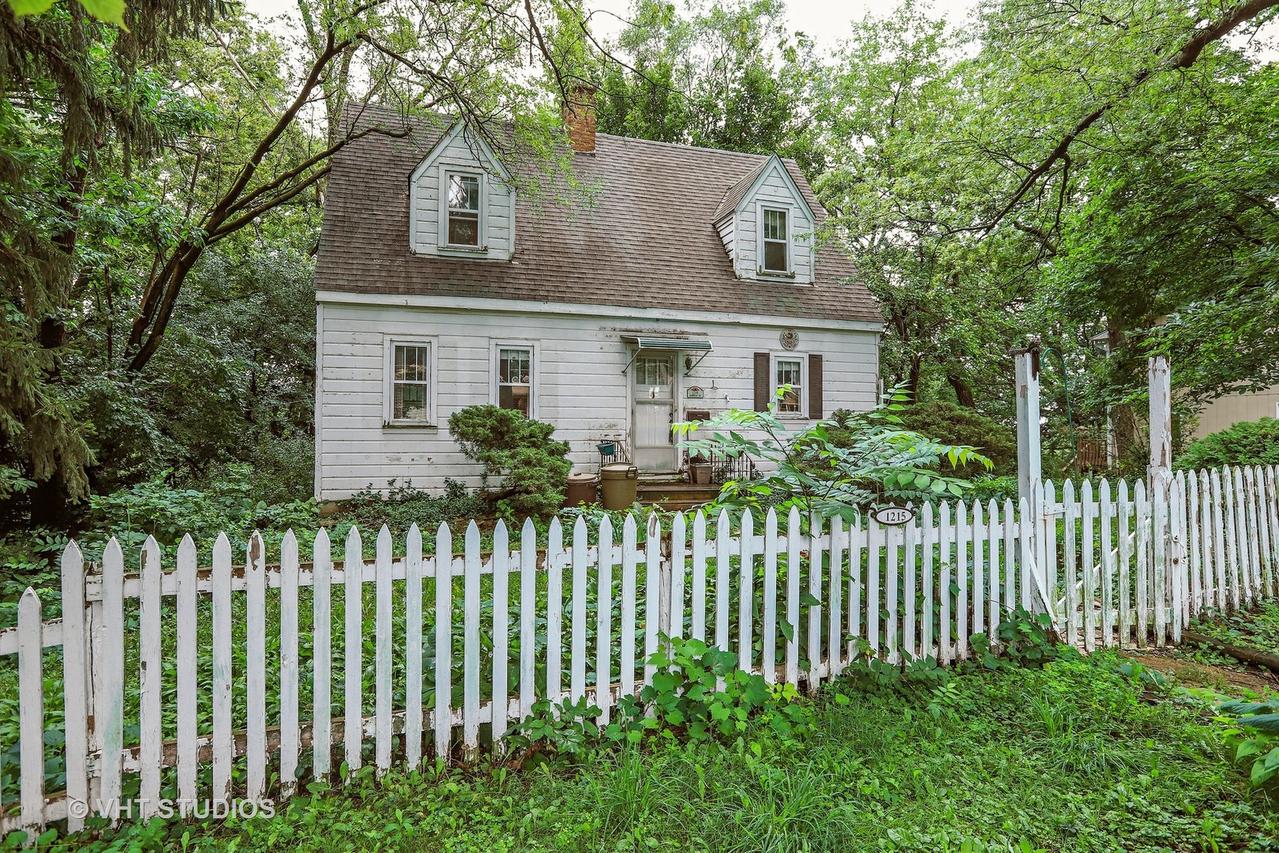 1215 Geringer Rd., Algonquin, IL 60102