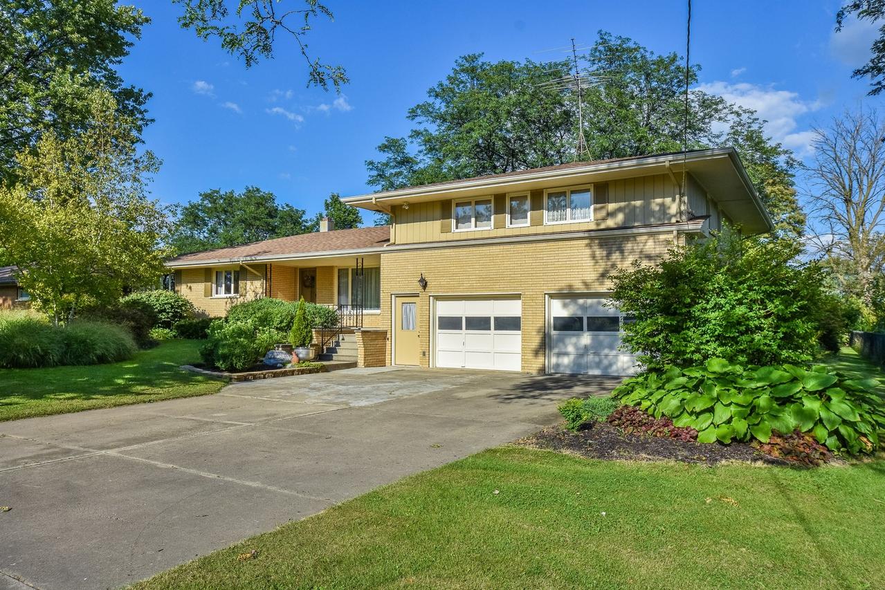 1081 Trask St., Aurora, IL 60505