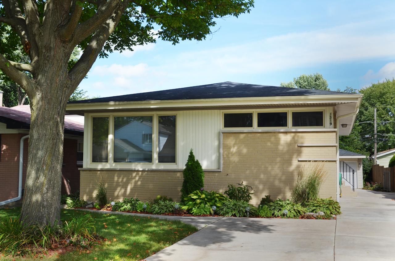 1319 S Highland Ave., Arlington Heights, IL 60005