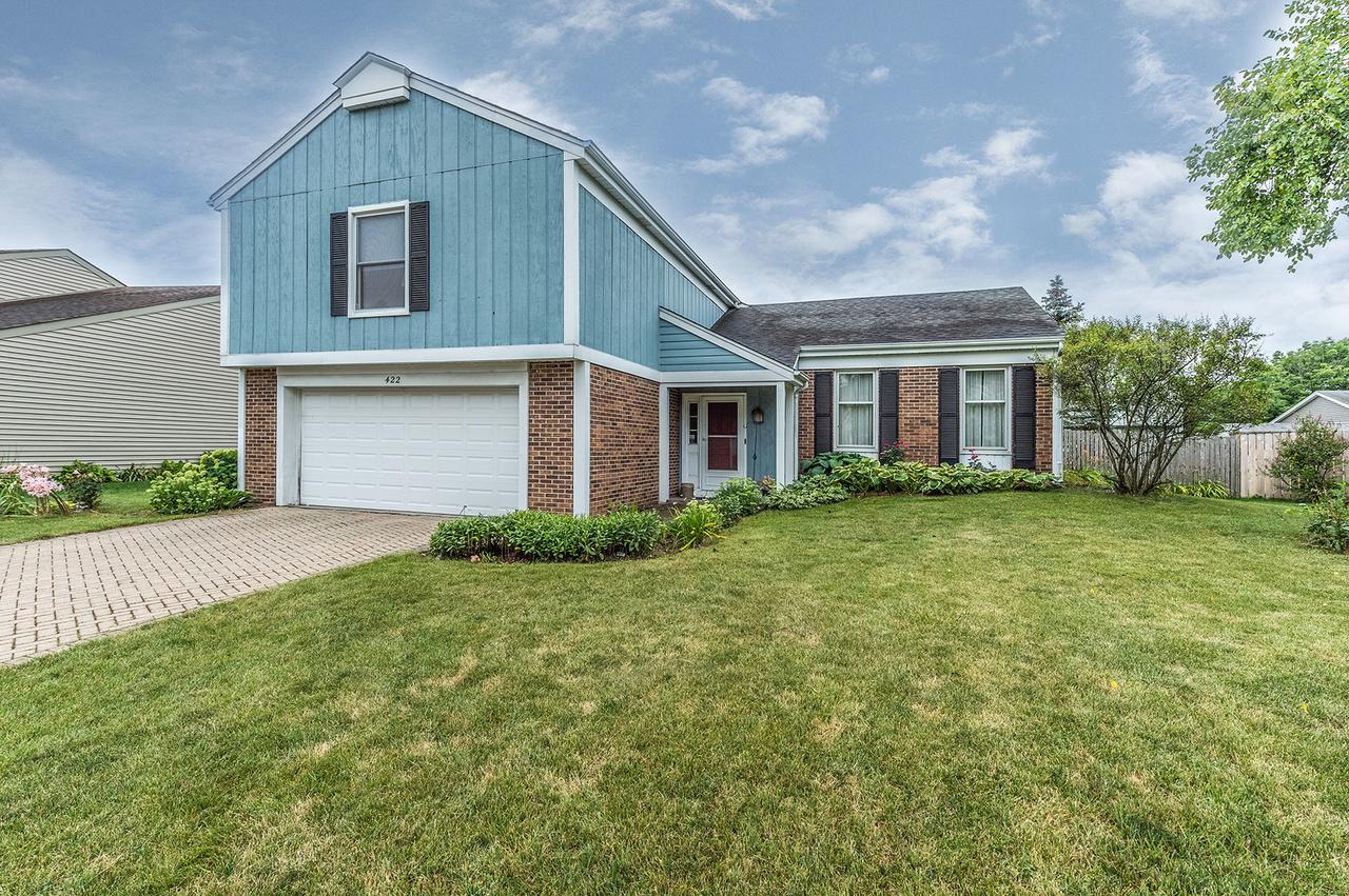 422 Newport Dr., Naperville, IL 60565