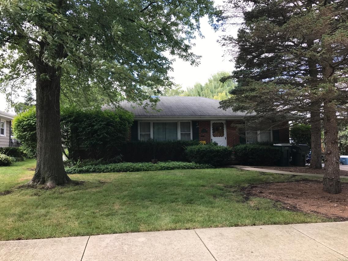 1212 Briarwood Ln., Northbrook, IL 60062