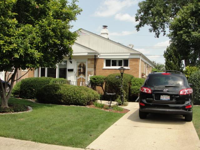 8141 S Scottsdale Ave., Chicago, IL 60652