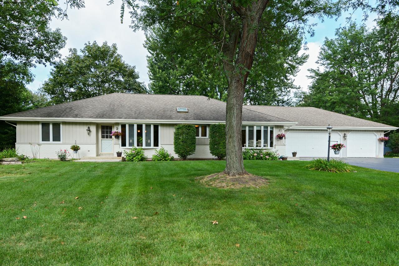 10S180 Meadow Ln., Naperville, IL 60564