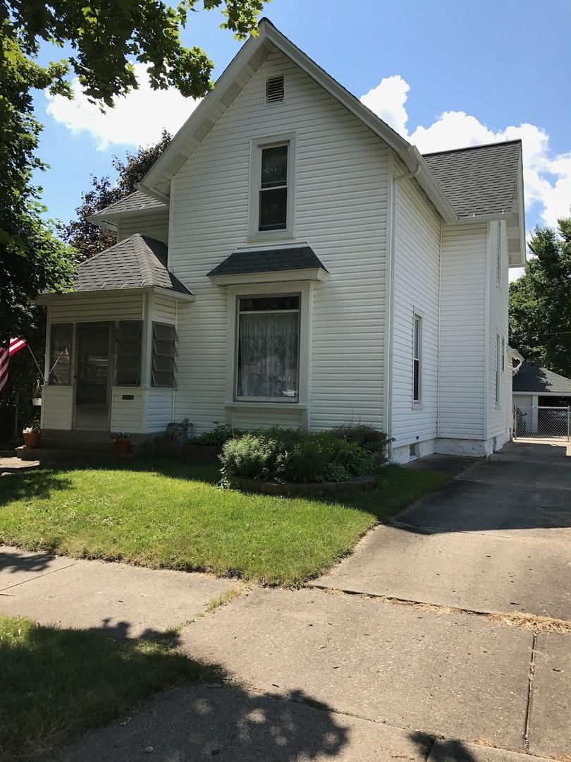 315 E 1st St., East Dundee, IL 60118