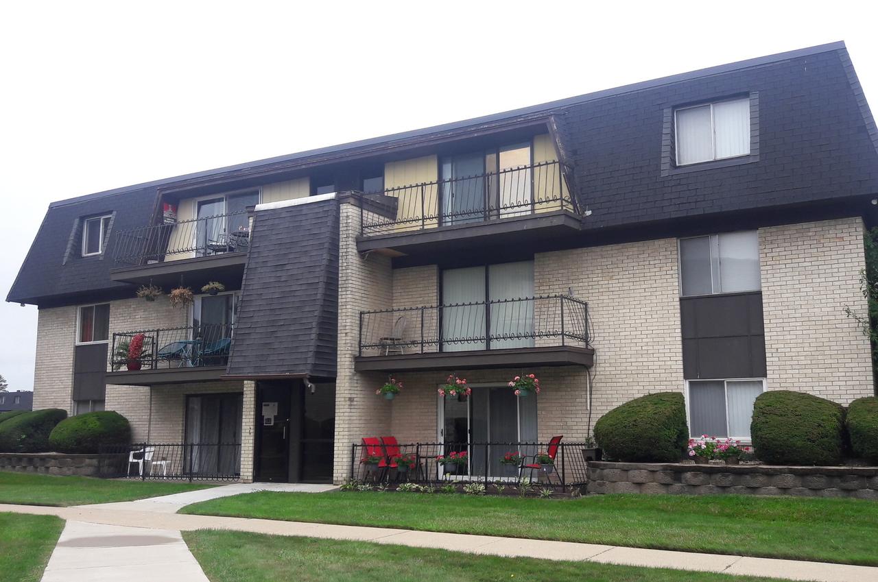 11123 S 84th Ave. #3B, Palos Hills, IL 60465
