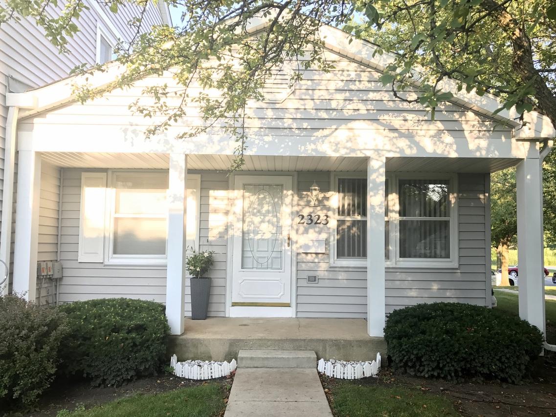 2323 Oxhill Ct., Schaumburg, IL 60194