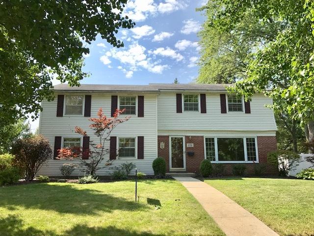 404 Buckeye Dr., Naperville, IL 60540