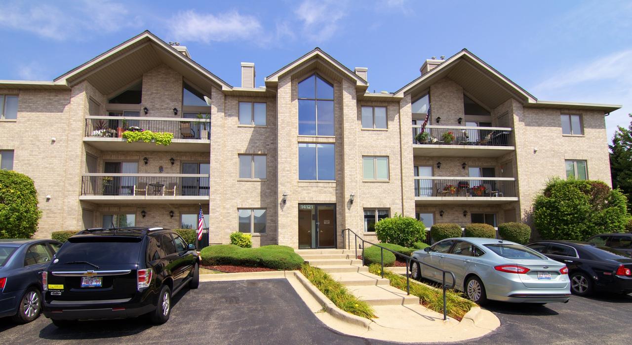 14121 Norwich Ln. #201, Orland Park, IL 60467