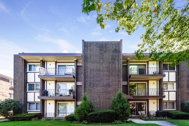 27 S Waiola Ave. #201, La Grange, IL 60525