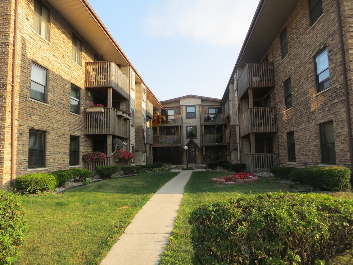 4553 W 56th St. #304C, Chicago, IL 60629
