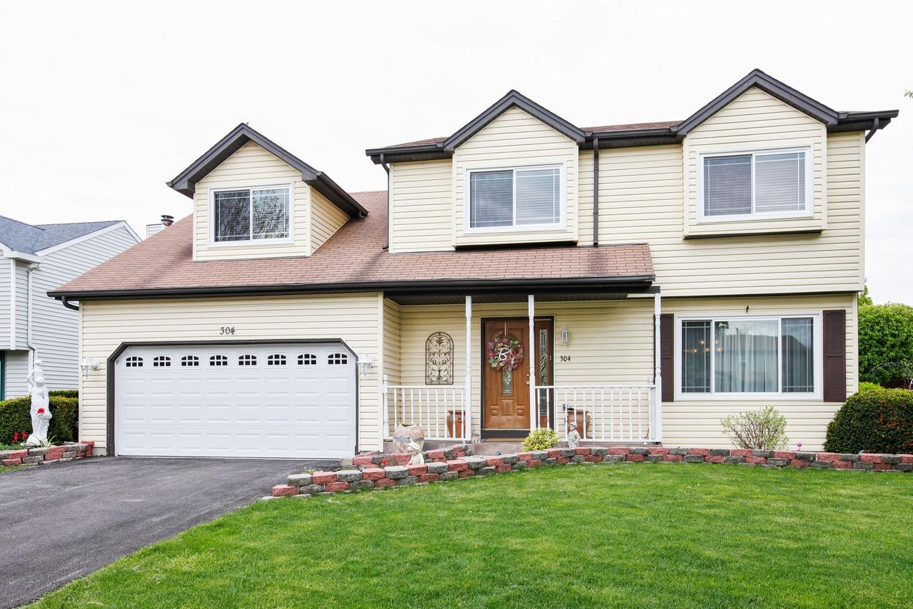 304 Homewood Dr., Bolingbrook, IL 60440