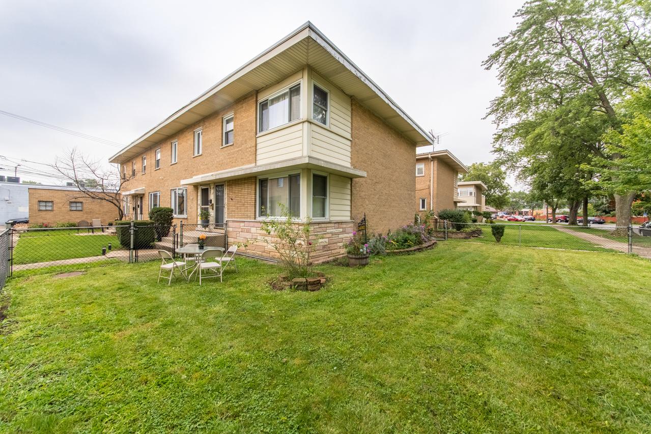 1492 Willow Ave., Des Plaines, IL 60016
