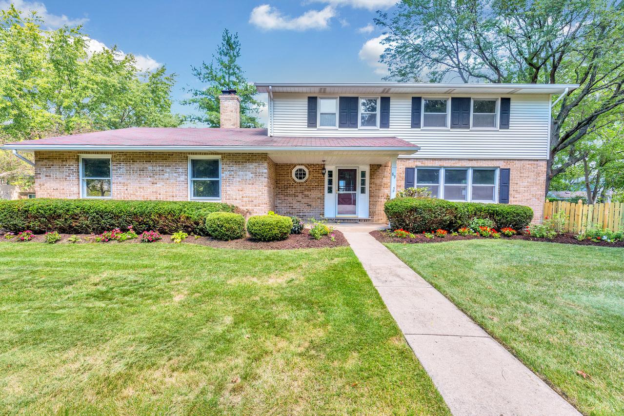 89 Redstart Rd., Naperville, IL 60565