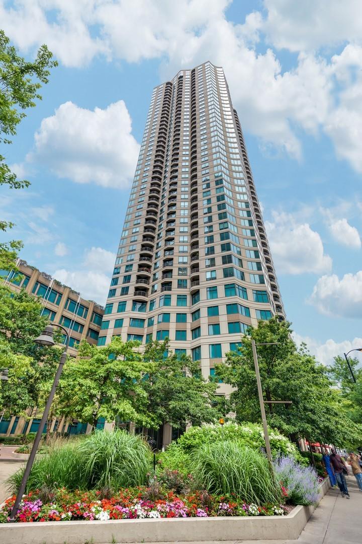 400 N Lasalle St. #1804, Chicago, IL 60654