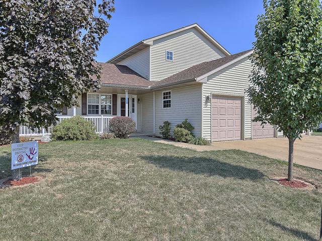 1009 N Possum Tr., Villa Grove, IL 61956