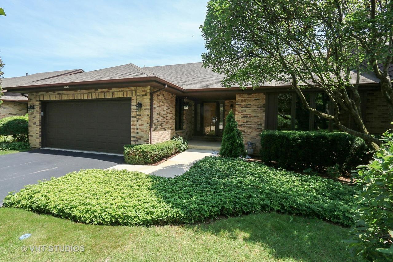 821 Brian Ct., Gurnee, IL 60031