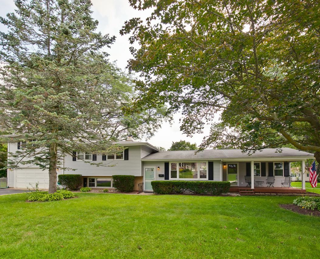 537 Dawn Cir., Grayslake, IL 60030