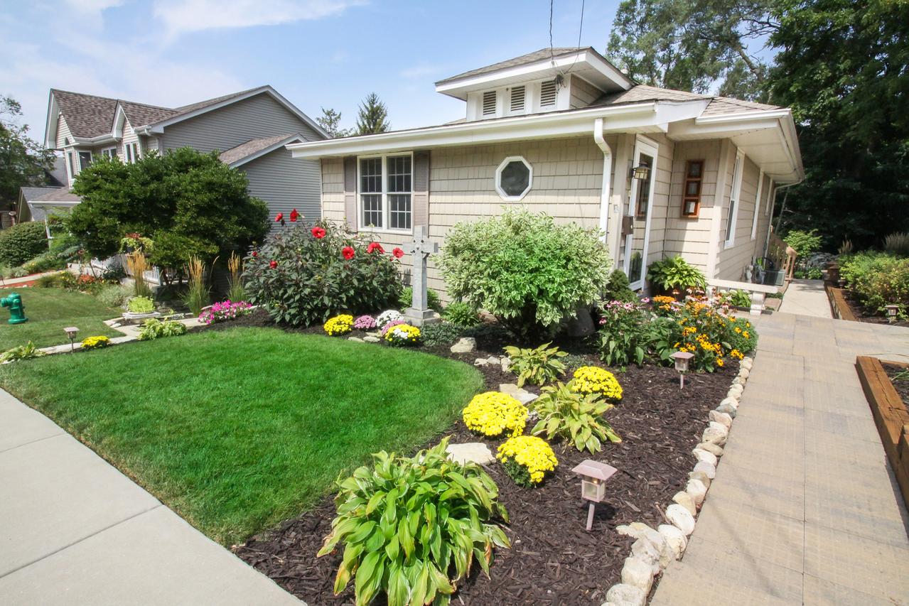 311 Cass St., Lemont, IL 60439