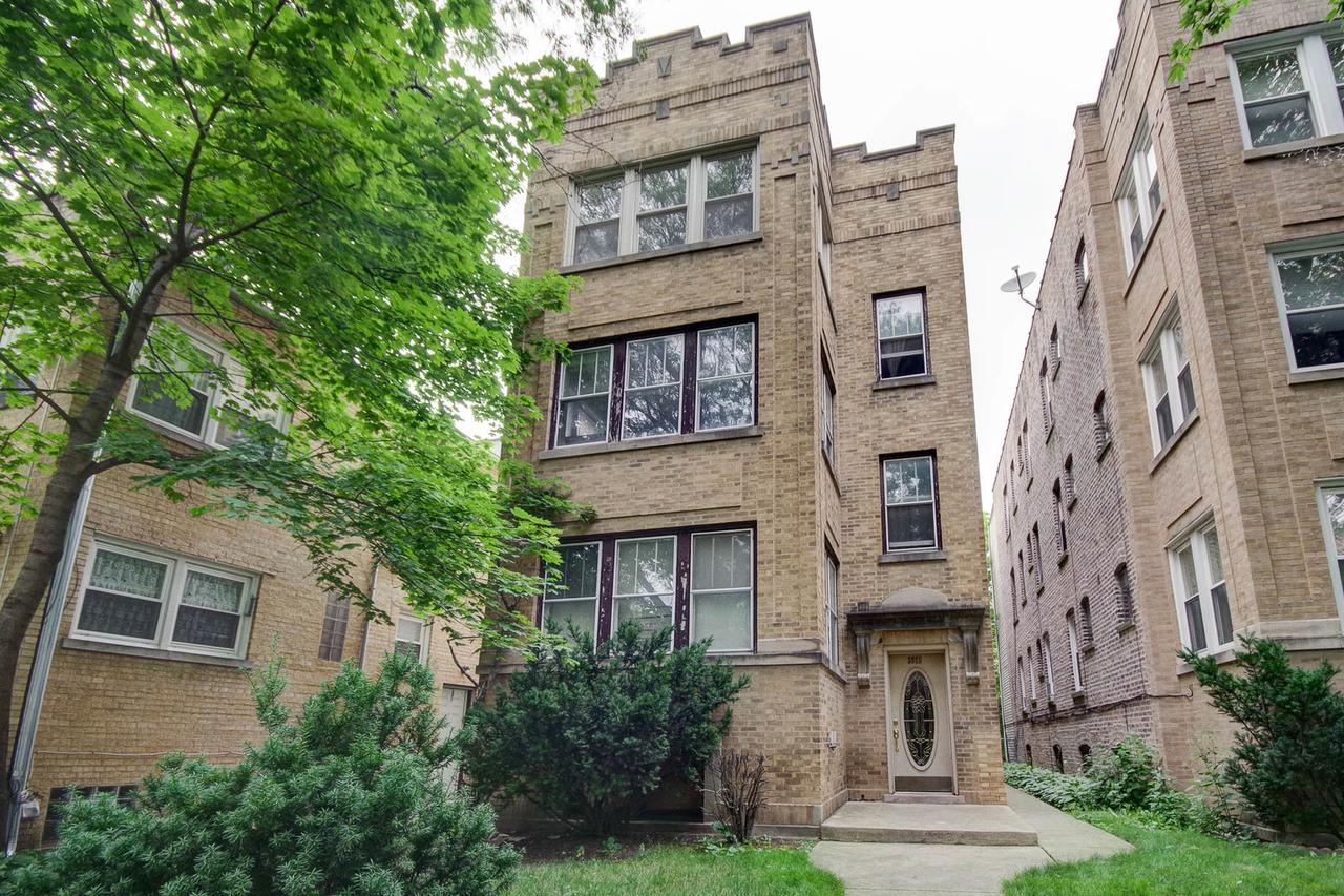 2652 W Greenleaf Ave., Chicago, IL 60645