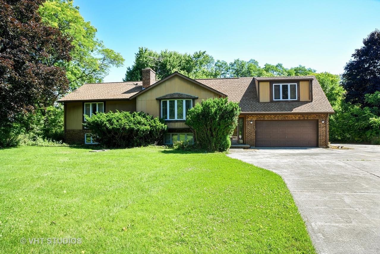28692 W Roberts Rd., Barrington, IL 60010
