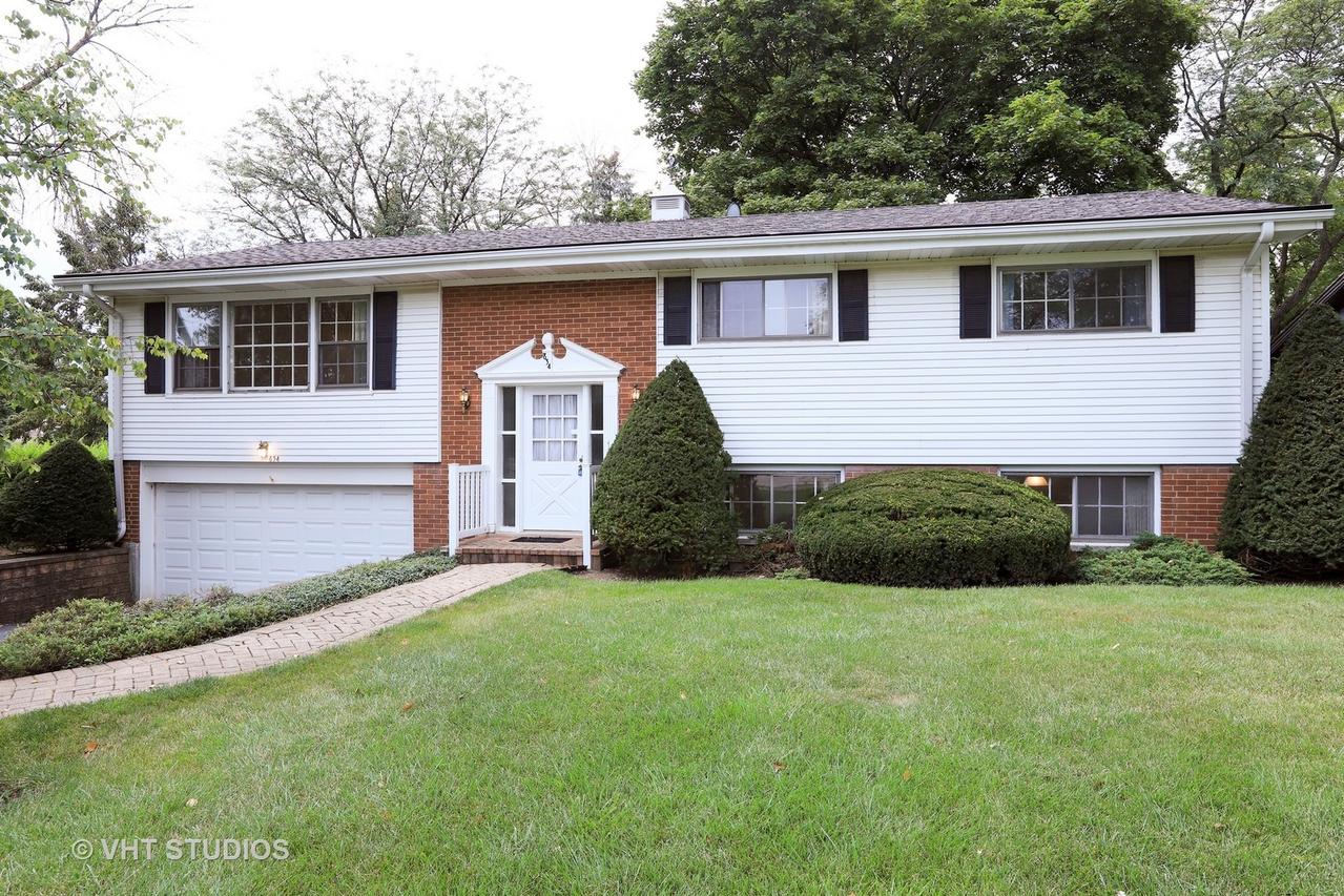 834 Lill St., Barrington, IL 60010