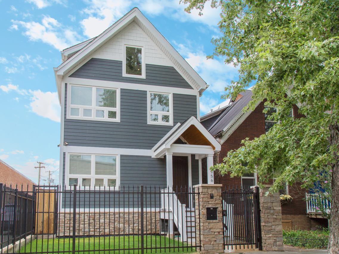 2956 N Oakley Ave., Chicago, IL 60618