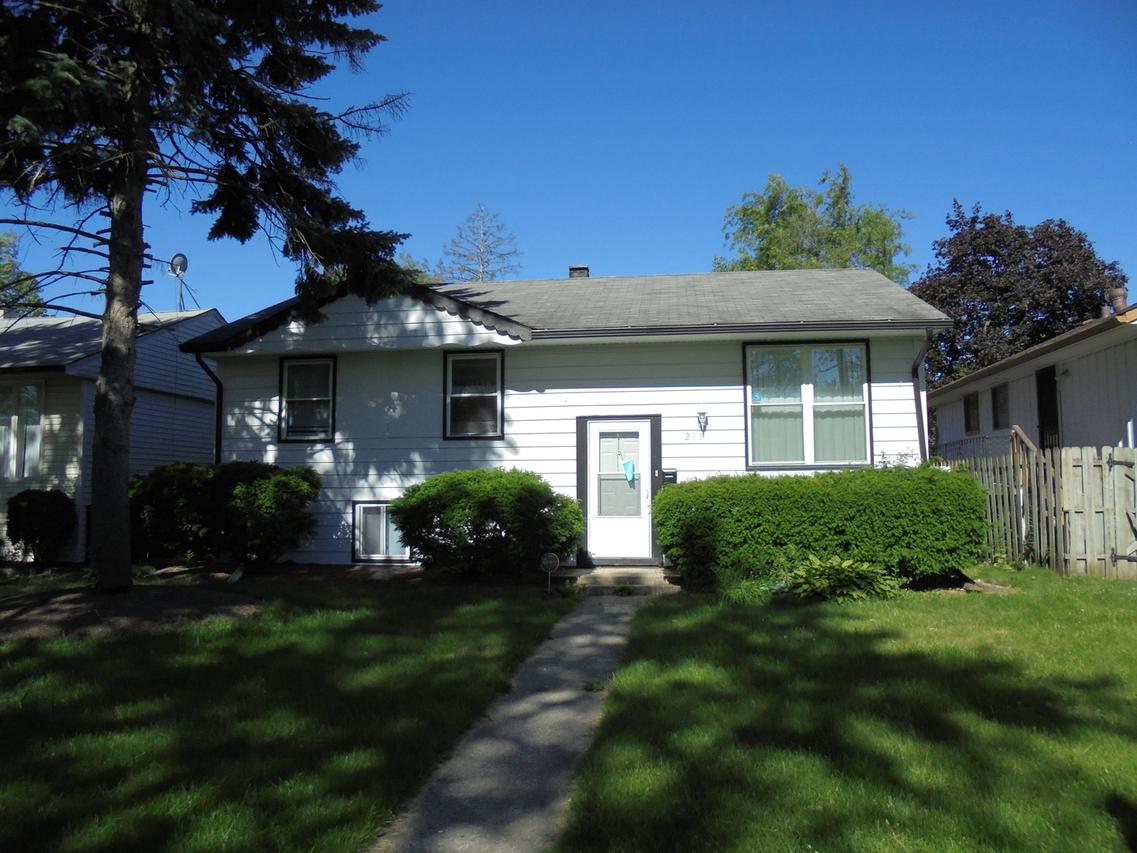 298 Clyde Ave., Calumet City, IL 60409