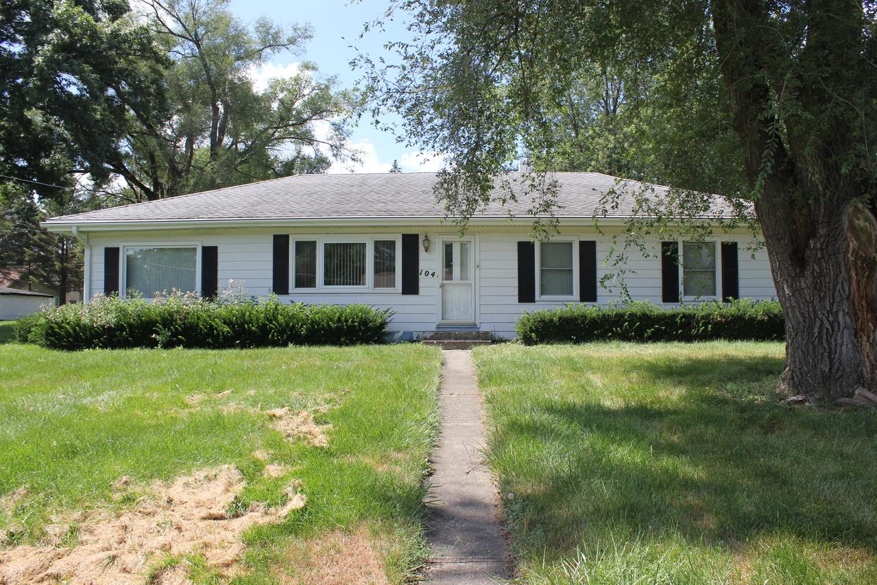 104 Oliver St., Bartlett, IL 60103
