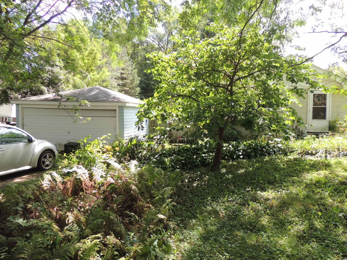 2313 Evergreen Ave., Fox River Grove, IL 60021