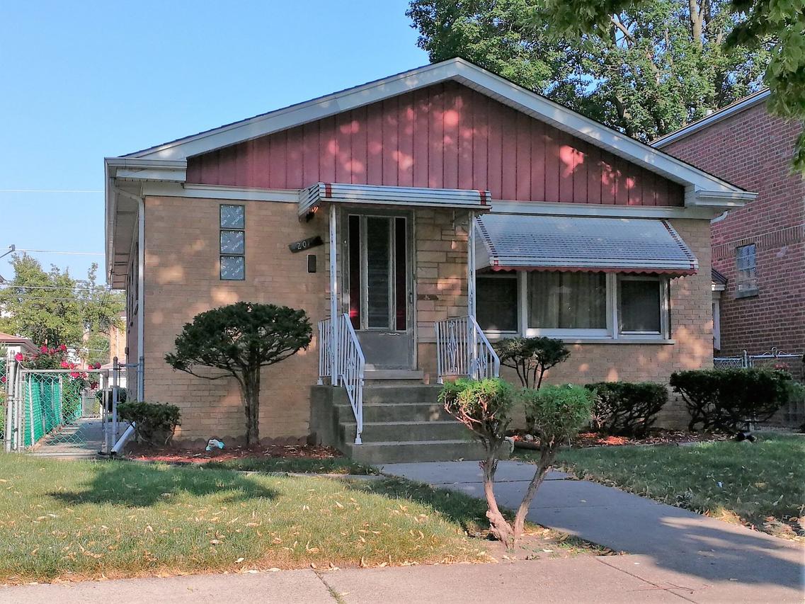2015 S 23rd Ave., Broadview, IL 60155