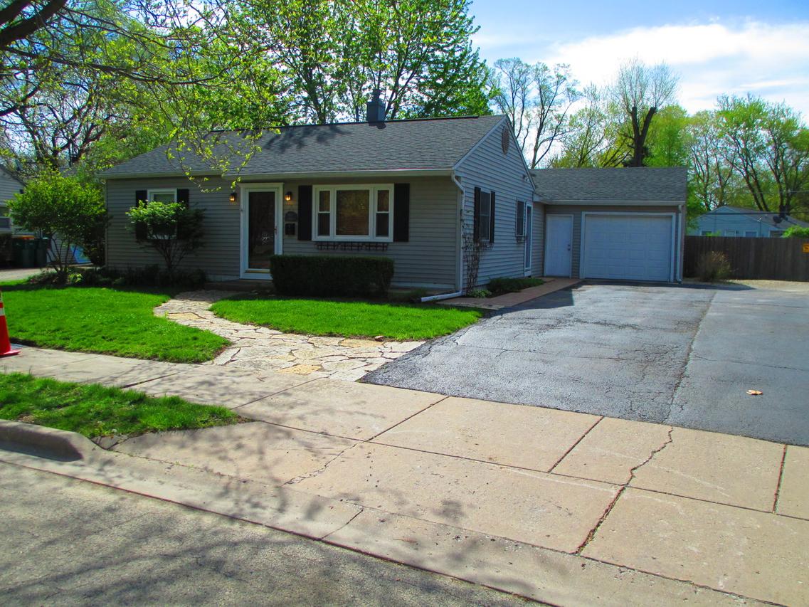 906 Lemorr Ave., Joliet, IL 60435