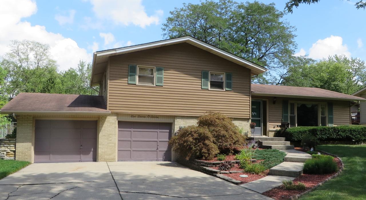 6707 Fairmount Ave., Downers Grove, IL 60516