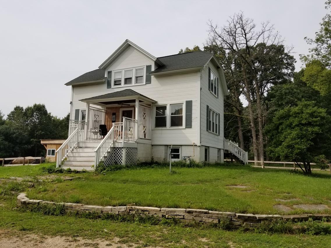 587 N Plum Tree Rd., Barrington, IL 60010