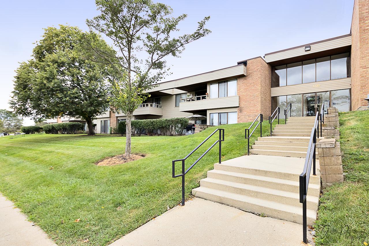 1270 N Sterling Ave. #216, Palatine, IL 60067