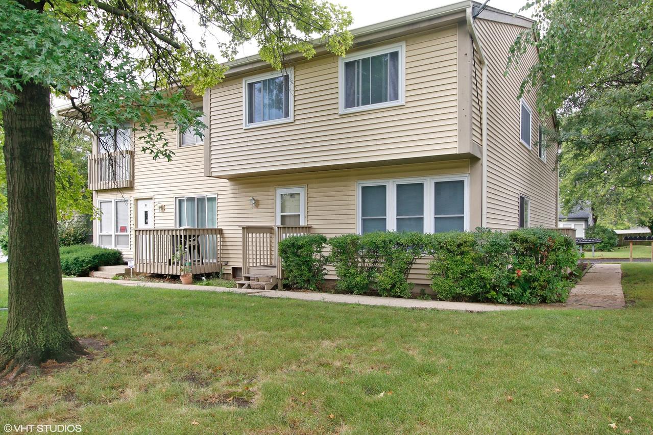 242 Algonquin Ct. #C, Bolingbrook, IL 60440