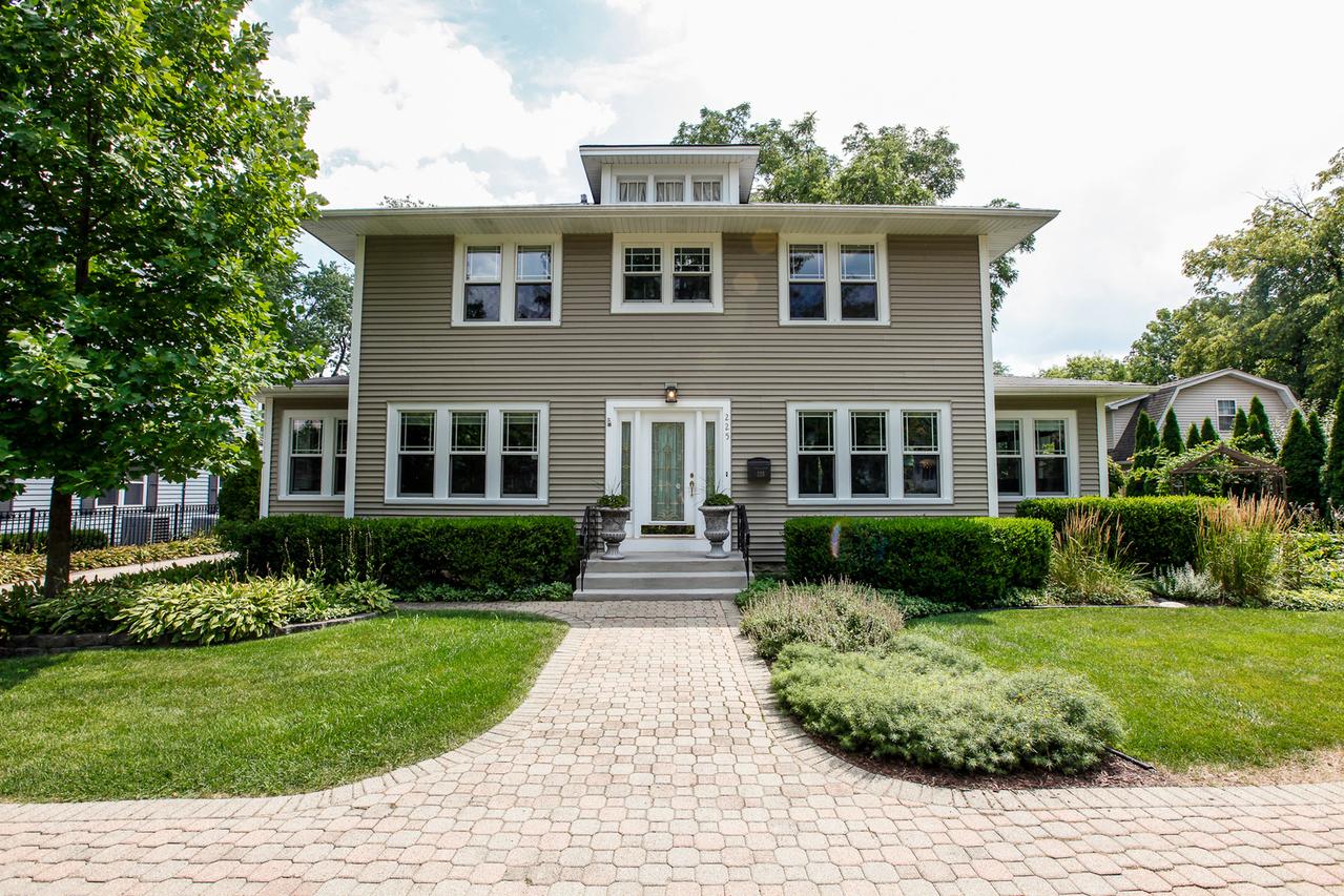225 S Cass Ave., Westmont, IL 60559