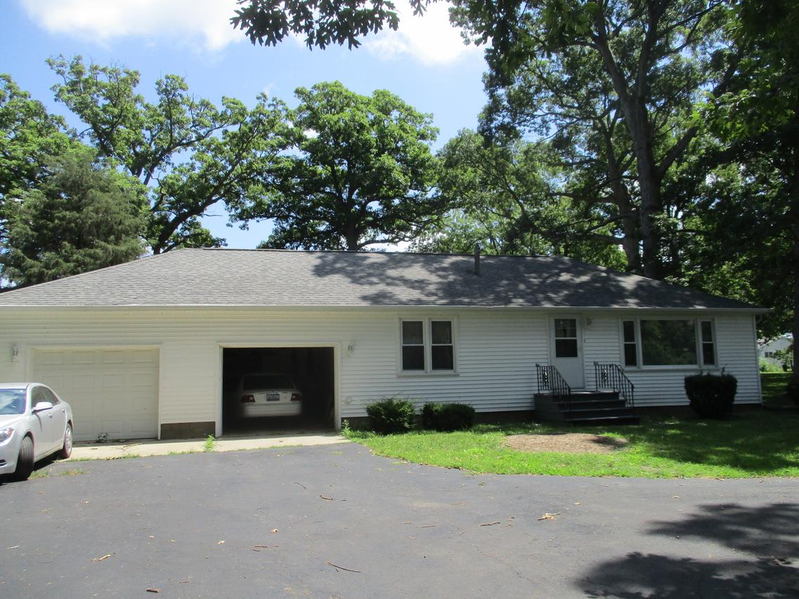 630 S Main St., Atwood, IL 61913
